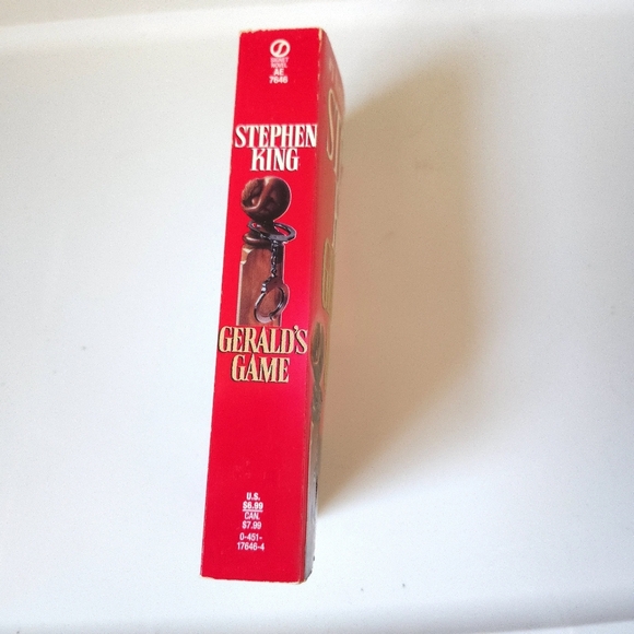 Stephen King Gerald's Game Paper Back Book - Red Cover - Picture 2 of 7